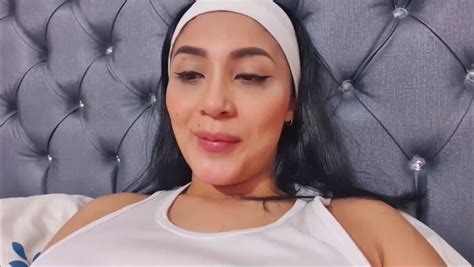 Lesbian Women Making Out In The Dressing Room Cnn Amador