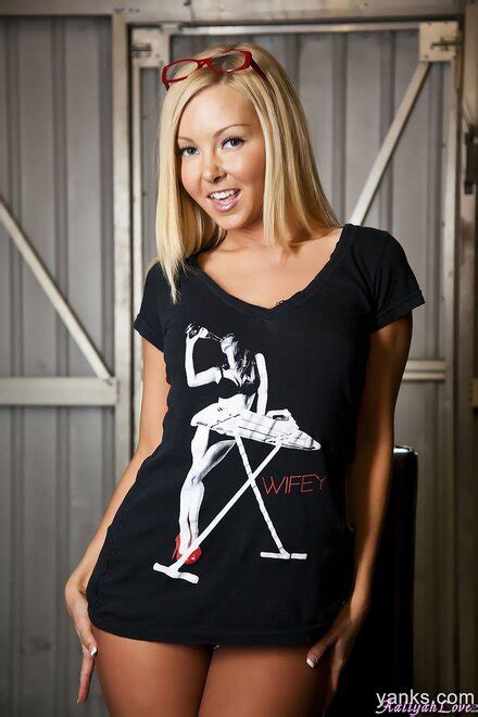 AALIYAH Aaliyahlove Porn Pic