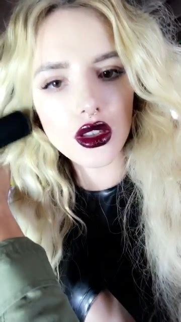 Bella Thorne Streaming Her Naked Tits The Fappening Leaked Photos