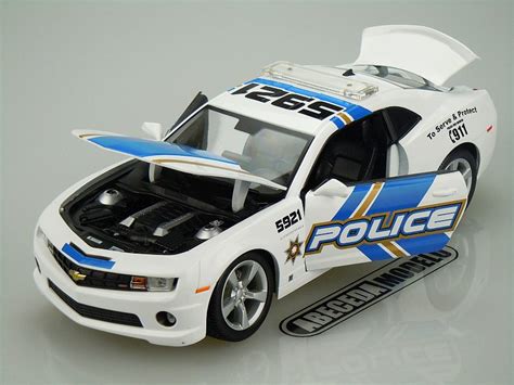 Maisto 1 18 Chevrolet Camaro SS RS Police 2010 White 31161