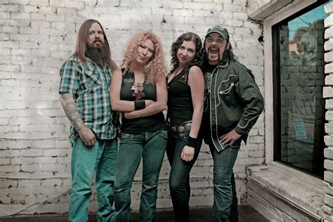 Nashville Pussy Announces Winter U S Tour Digital Tour Bus