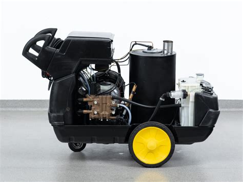 Kärcher HDS 650-4M Hochdruckreiniger Heißwasser - 700l/h - 150bar ...