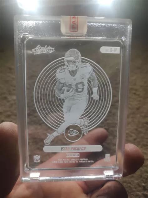 2023 PANINI ABSOLUTE Isiah Pacheco étui à cartes en verre hit Kansas