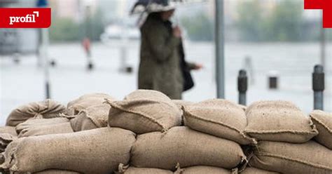 Hochwasser Angst Vor Jahrhundertflut In Deutschland