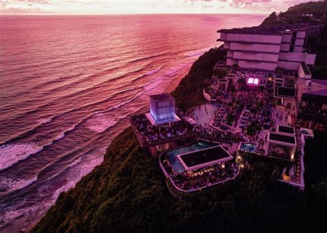 bali nightlife  fave late night bars dance clubs  party