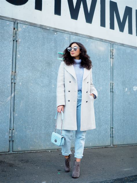 Light Grey Coat - Fashionblog Berlin