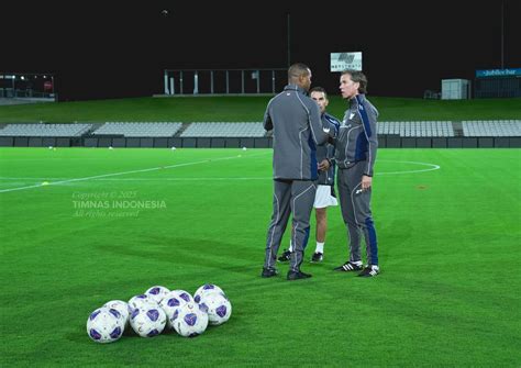 Timnas Indonesia Kalah Tebal, Firasat Kluivert Berujung Mimpi Buruk