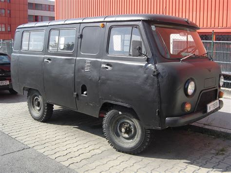 Зачем uaz Буханка лишили одного окна!!!!!
