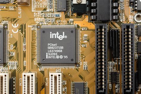 75% всех компьютеров с процессорами Intel оказались под угрозой взлома ...