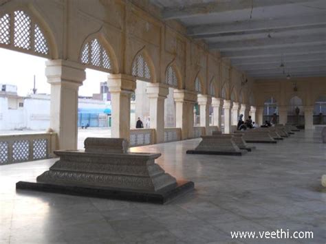 Inside the Mecca Mosque Hyderabad | Veethi