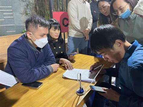 Cận cảnh tuyển sinh lớp 1 trường hot ở Hà Nội 0h ngày 25 2 phát hồ sơ 3h chiều ngày 24 2 phụ