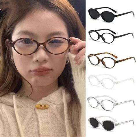 Mắt kính gọng cận nữ form Oval dẹt Y2k Phong cách Hàn Quốc Hot trend Fizzbuzz Shopee Việt Nam