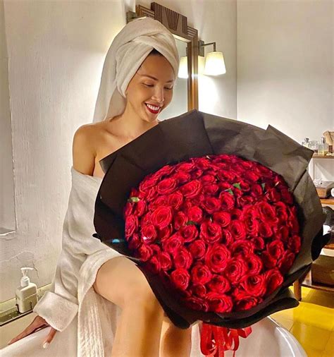 Ng I Y U Tin N Khoe Nh Nude Hoa H U K Duy N Ph N Ng B T Ng