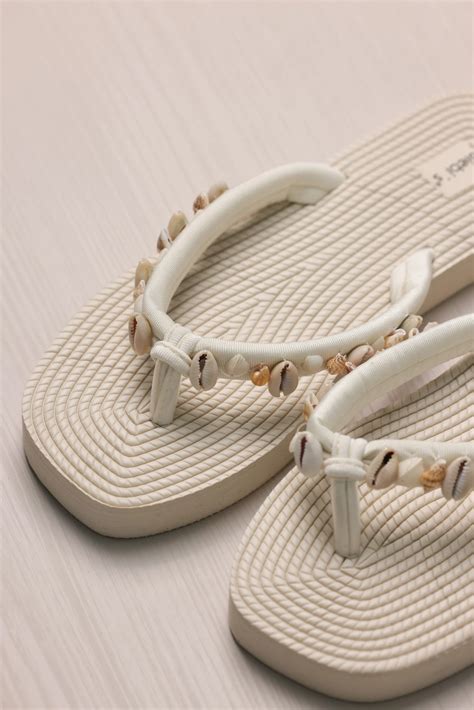 Shelly Ec Massoud Lingerie