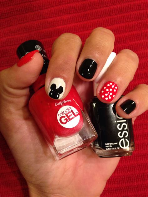 nails art mickey mouse 5