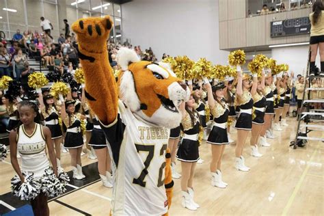 Conroe shows off new digs at 'Meet the Tigers'