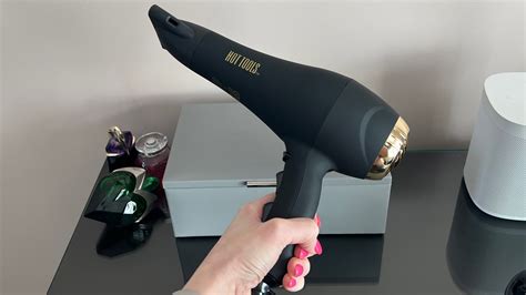 Hot Tools Pro Signature Salon Ionic Ac Motor Hair Dryer Review Techradar
