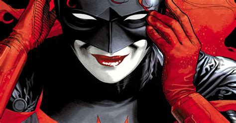 The CW Is Developing A Lesbian Batwoman Show