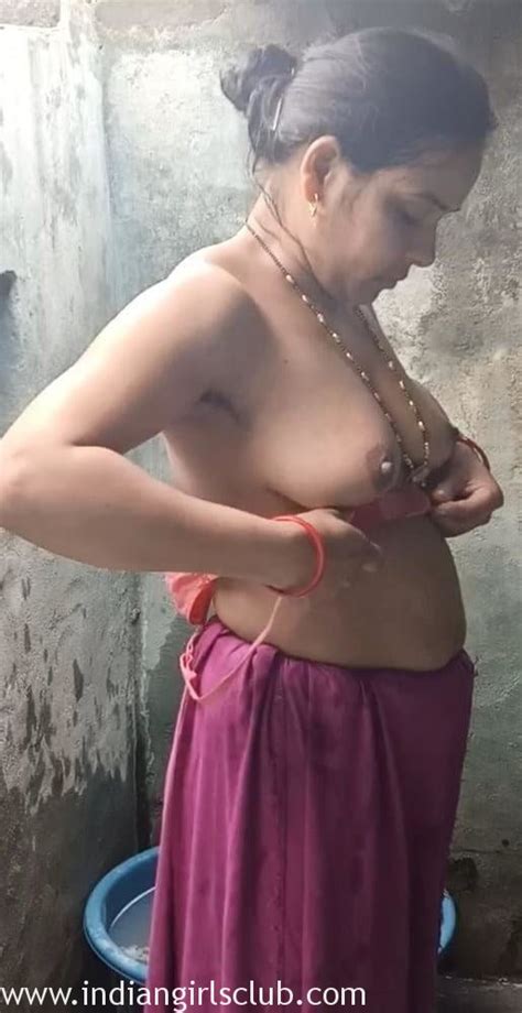 Hot Indian Wife Taking Shower Filmed Naked Indian Girls Club