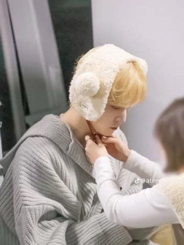 Yunho Ateez Blonde With Pink Blonde Aesthetic Jeong Yun Ho