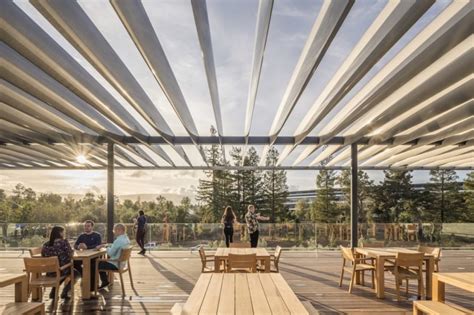 Foster + Partners’ Apple Park Visitor Center opens to the public