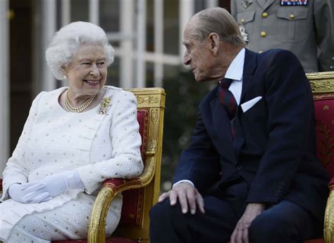 Queen Elizabeth: So baute Prinz Philip sie auf - ADELSWELT