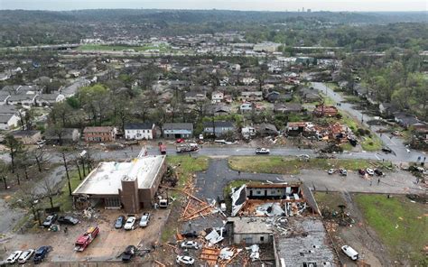 Sube A 18 Cifra De Muertos Por Tornados En Estados Unidos Punto Medio