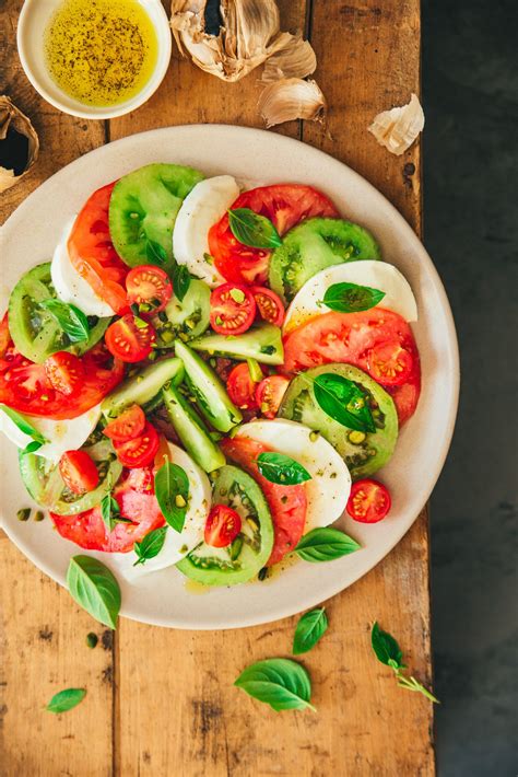 Salade De Tomates Mozzarella Vinaigrette Lail Noir Fresh