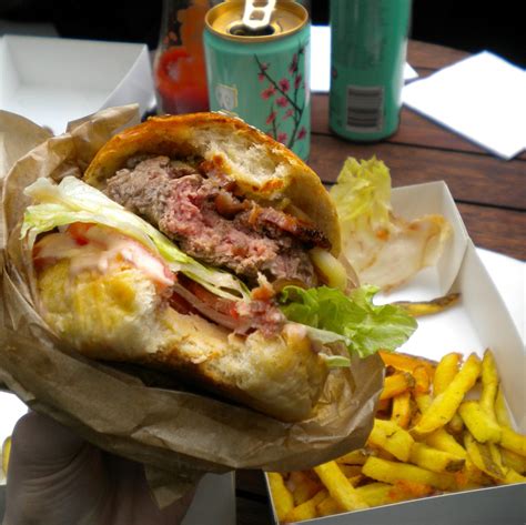 Meilleur Burger De Paris L Excellent Foodtruck Cantine California Clara Circus