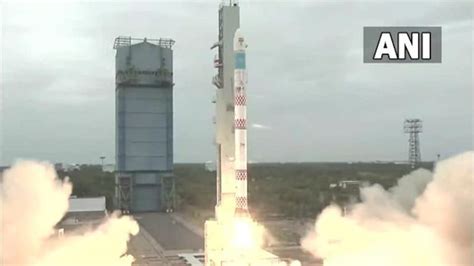 Isro Launches 36 Satellites For Oneweb Everything You Need To Know