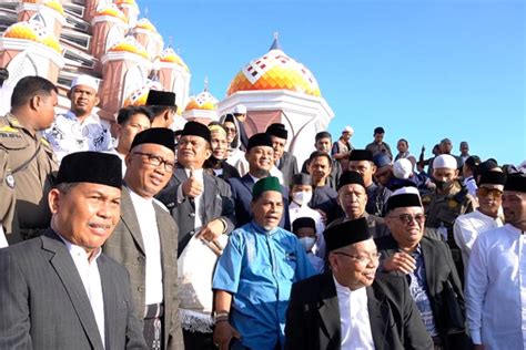 Shalat Id Di Masjid 99 Kubah Serukan Persatuan Terjaga Antara News