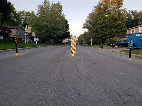 Bornes Bollards Et D Lin Ateurs Laval Signalisation Kalitec