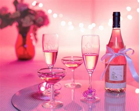 Как пить шампанское и чем закусывать правильно по этикету чтобы не опьянеть
