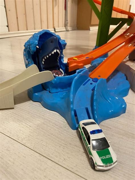 Hot Wheels Ultimative Garage Hai Angriff Gebraucht In B Ttwil F R Chf