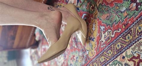 Sexy Older Woman Feet In Heels Teasing With Her Toes Soles Mature Mature Porn Xhamster