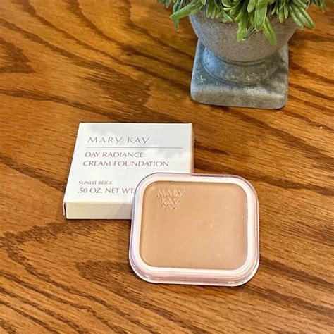 Mary Kay Makeup Mary Kay Day Radiance Cream Foundation Rare Sunlit