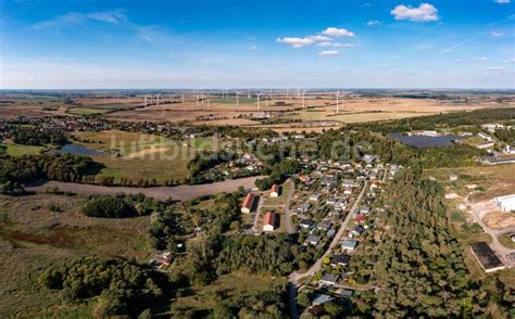 pinnow von oben dorfkern  feldrand  pinnow im bundesland