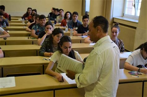 Un Centenar De Estudiantes Zamoranos Se Matriculan Para La Ebau De Julio