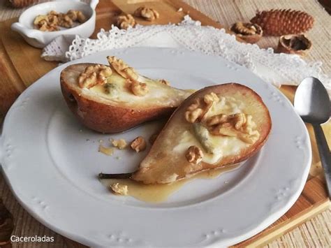 Peras Asadas Con Queso Gorgonzola Miel Y Nueces Como Entrante O