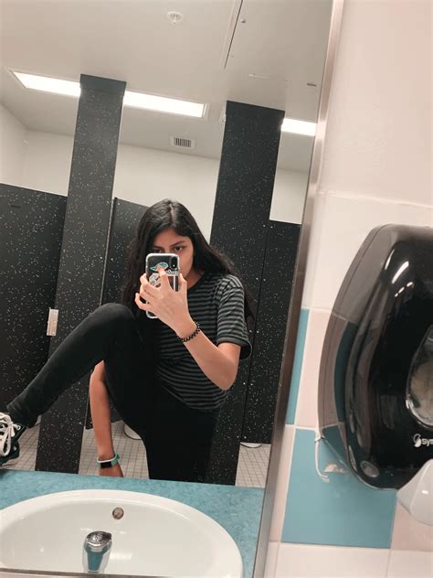 Felt Gay Might Hold Hands With A Girl Later R Lesbianfashionadvice