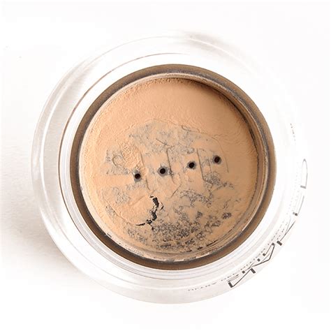 Urban Decay Light Naked Skin Ultra Definition Loose Finishing Powder Review Swatches