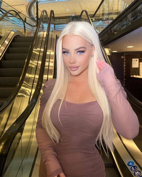 Beautiful Hijab Gorgeous Women Blonde Hair Looks Lady Lovely Locks Model Inspo Bleach