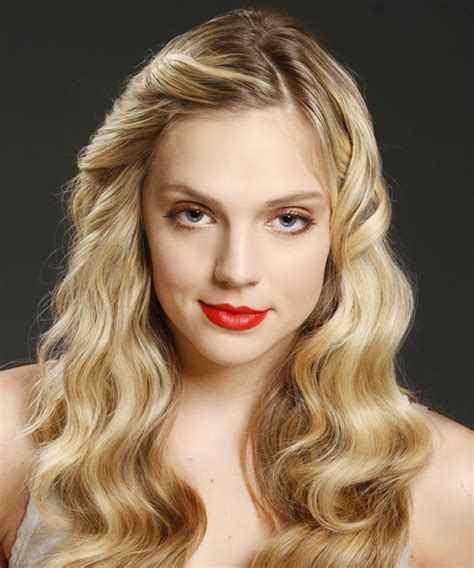 Long Wavy Casual Hairstyle Blonde Hair Color
