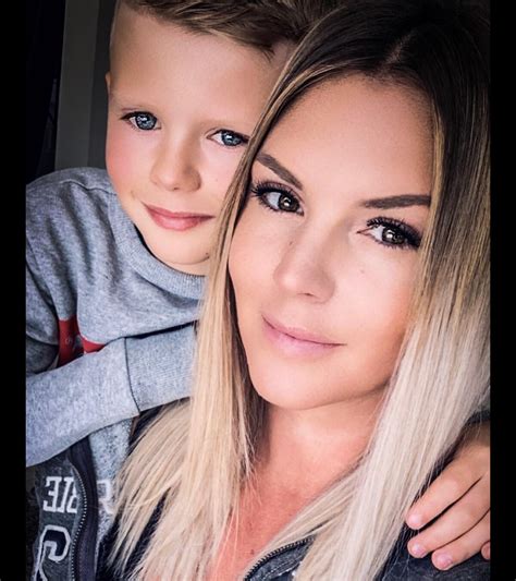 Photo Amélie Neten Et Son Fils Instagram Purepeople