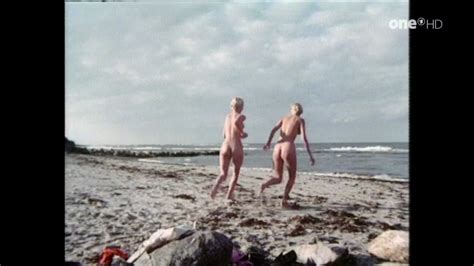 Naked Helli Louise In Salto Mortale