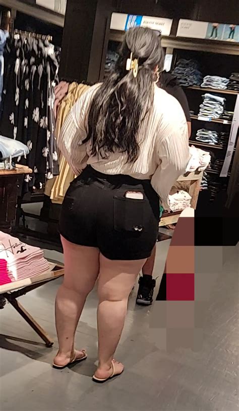 Beautifully Shaped Latina Milf Short Shorts Volleyball Forum