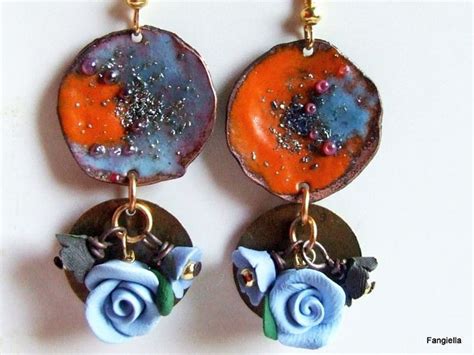 Boucles d oreilles émaux sur cuivre orange bleu fleurs sequin bronze