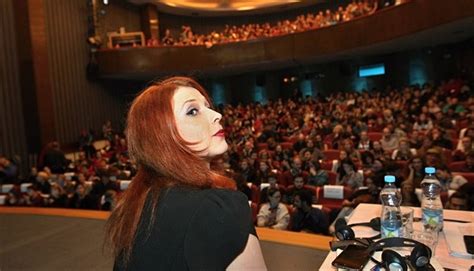 Aljochinová z Pussy Riot v Jihlavě pochválila rudé trenky na Hradě iDNES cz