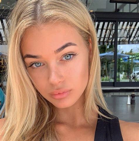 Whataholic On Instagram Chatting Or Phone Call Dark Blonde Hair Blonde Hair Looks