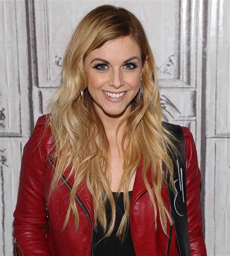 Lindsay Ell Re-Records John Mayer Album as She Jokes to Musician: 'Don